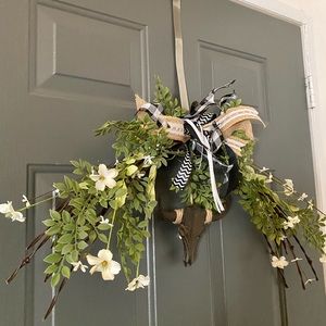 Swag Barbed Wire with casted iron bull